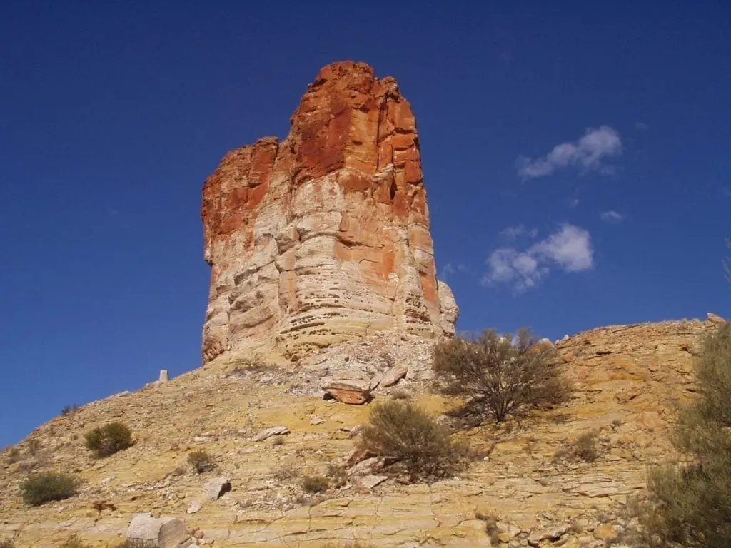 Aussie Road trip to Chambers Pillar Aussie Road trip to Chambers Pillar