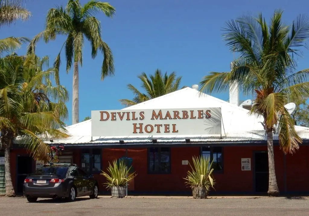 Hotel Devils Marbles