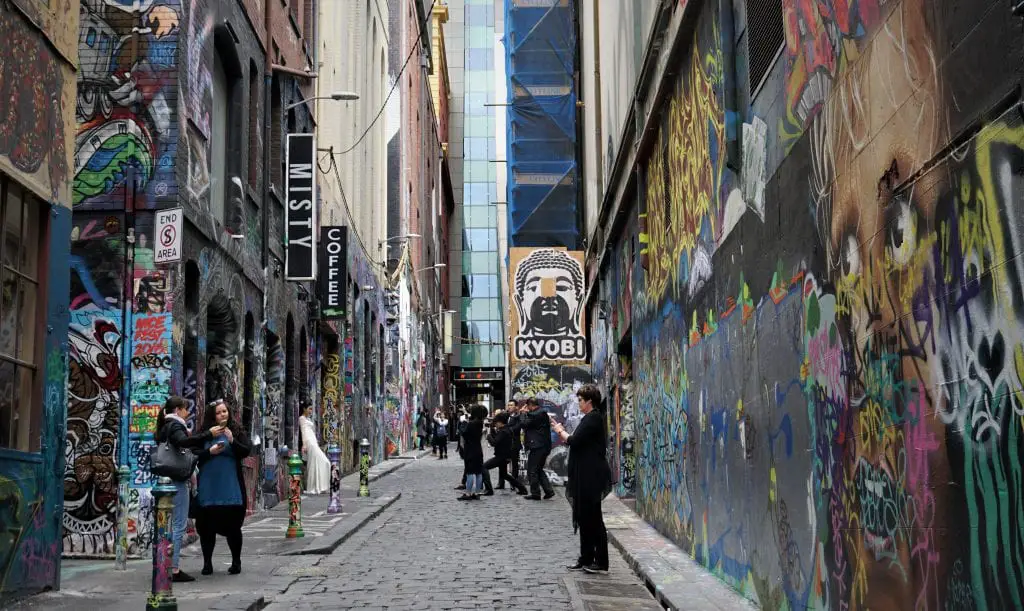 Hosier Lane - street art Wedding photo location Hosier Lane